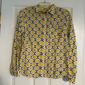 Women’s size 10 petite Talbots shirt. Excellent condition.
